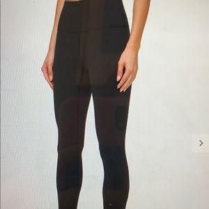 Lululemon Black Wunder Under Leggings size 8